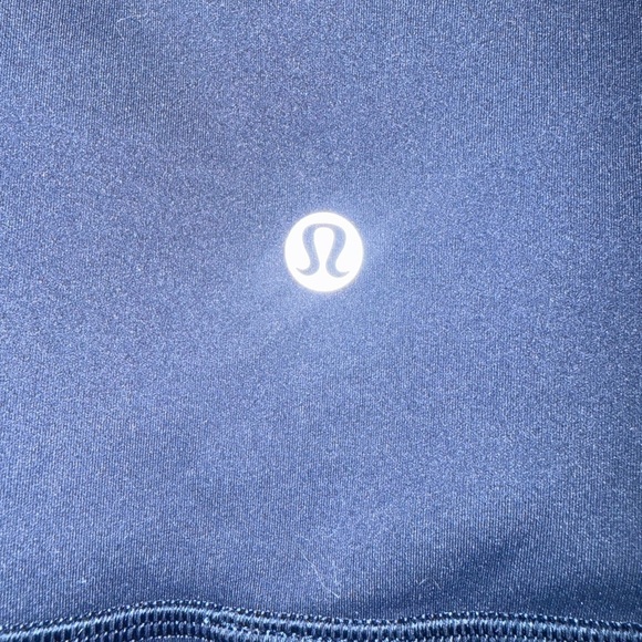 Lululemon In Movement High Rise Crop Everlux 19" Midnight Navy Sz 6 Like New - Picture 8 of 9